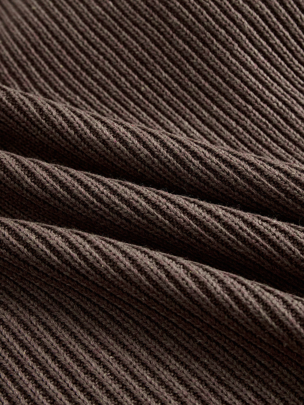 Vestido-jersey con volantes — Suave, calentito y romántico