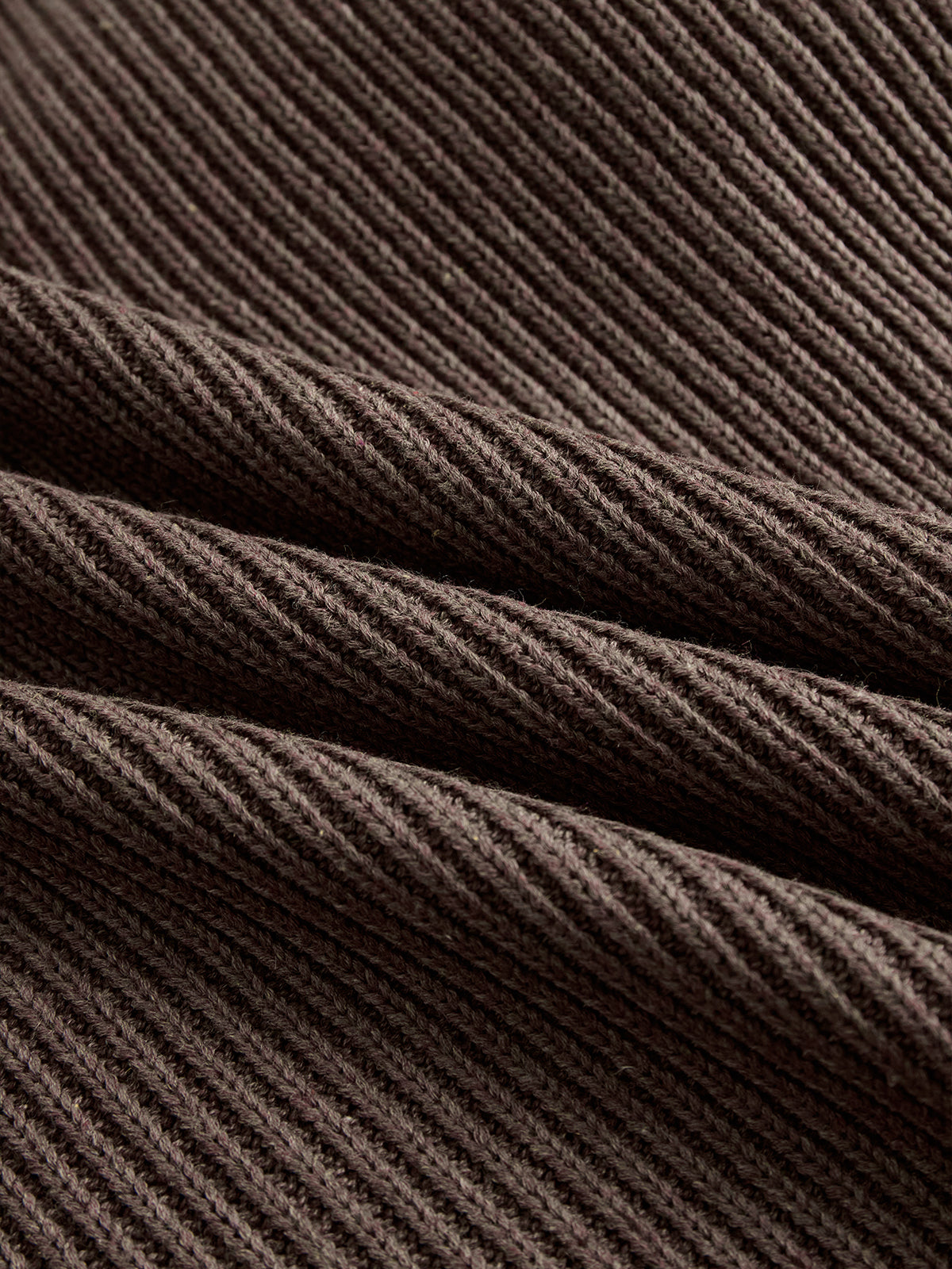 Vestido-jersey con volantes — Suave, calentito y romántico.