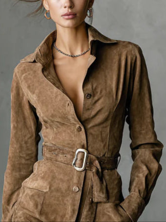 Vestido midi de ante con solapa y botones